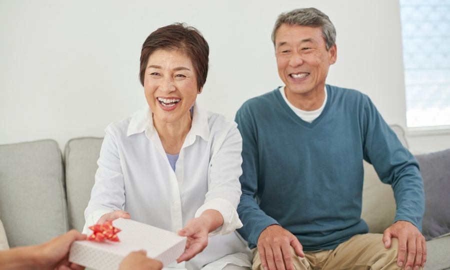 mua-qua-tet-cho-bo-me-chong-16