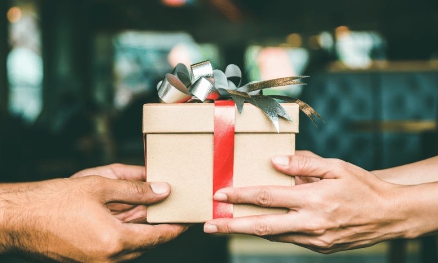 nen-tang-qua-tet-gi-cho-khach-hang-24