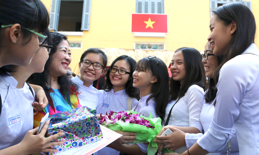 qua-tet-tang-thay-co-2
