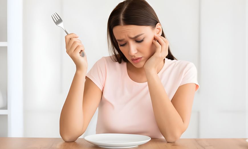 Không nên ăn bánh trung thu khi đang bụng đói