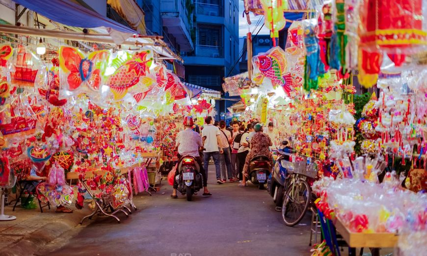 Phố lồng đèn Lương Nhữ Học tại TP.HCM vào dịp Trung Thu