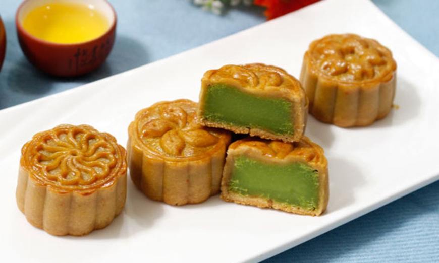 Bánh Trung thu chay nhân đậu xanh matcha