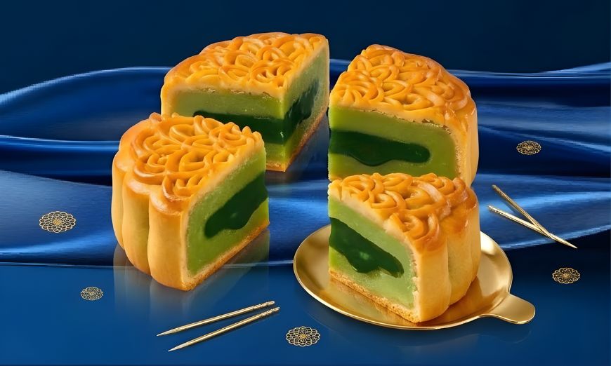 Khi ăn bánh Trung thu để không làm tăng đường huyết bạn chỉ nên ăn ít bánh 