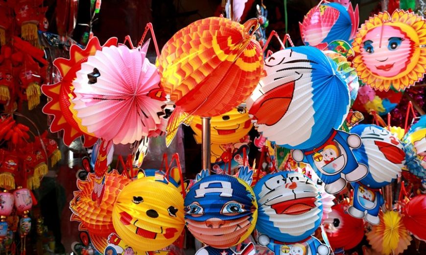 Đèn Trung thu lấy cảm hứng từ nhân vật hoạt hình, siêu anh hùng đầy màu sắc